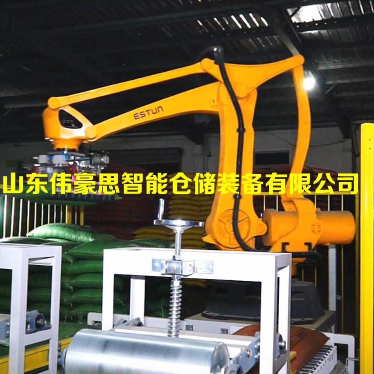 山東飼料全自動碼垛機供應商 智能碼垛機器人工作現(xiàn)場