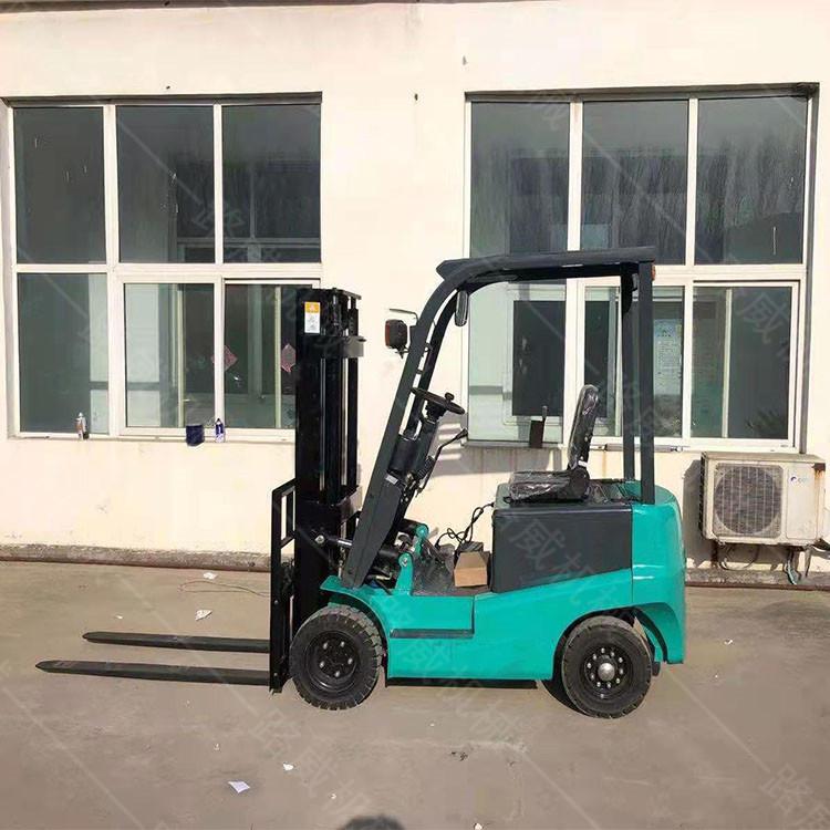 出售倉(cāng)庫(kù)裝卸電動(dòng)叉車(chē) 2噸小型堆高車(chē) 四輪座駕式電動(dòng)叉車(chē)
