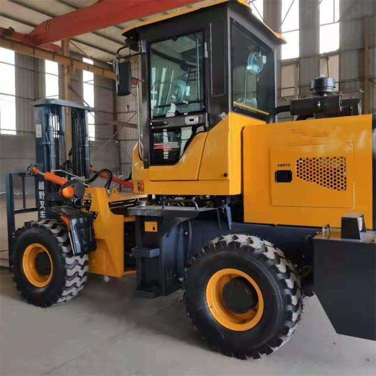   廠家供應(yīng)多用途越野叉車 小型戶外越野叉車 小型越野叉車