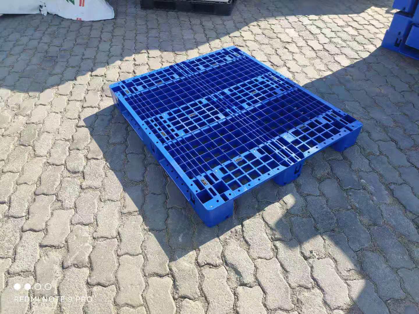 青島黃島塑料托盤 二手托盤田字形四面進(jìn)叉能上高