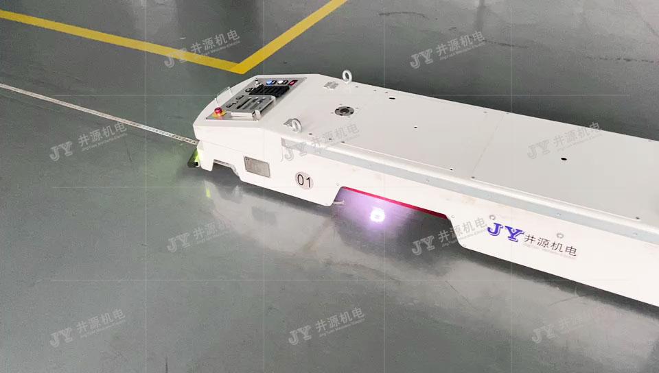 二維碼+色帶導(dǎo)引牽引AGV