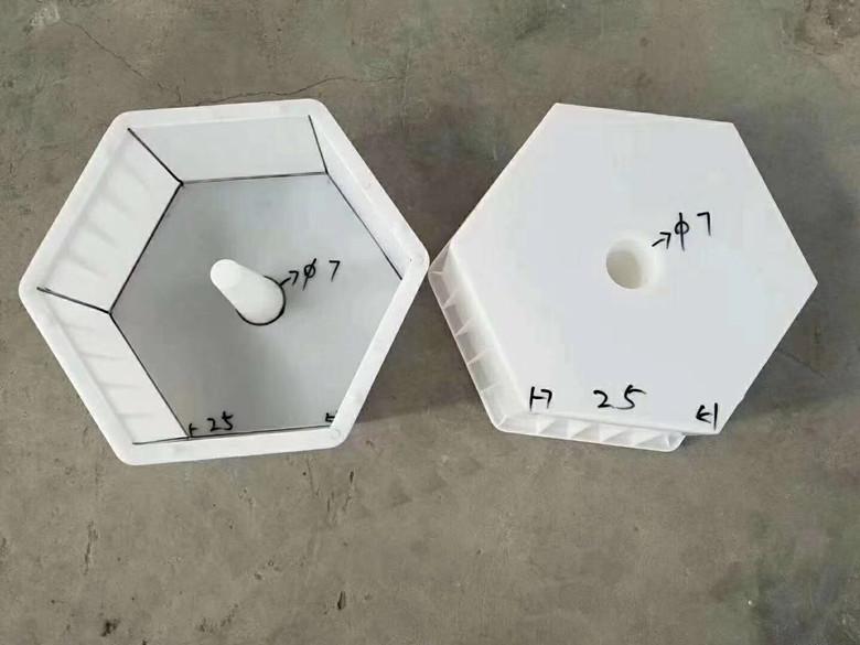 六棱塊護(hù)坡模具常用尺寸保定馳立模具制造有限公司