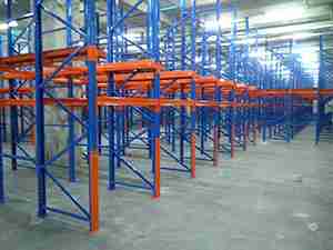 重型貨架廠的倉庫貨架可以承受多大的撞擊？